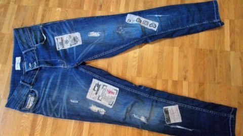 Jeans aufpeppen ohne Nähen