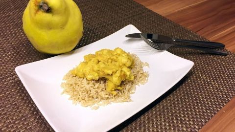Das fertige Quitten-Chutney schmeckte süßlich und leicht scharf. Die gebratenen Hähnchenstücke, der duftende Reis und diese süß-scharfe Soße waren eine gute und leckere Abwechslung!