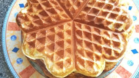 Zuckerfreie Waffeln mit Banane und Quark