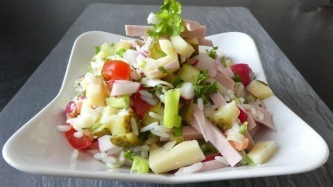 Deftiger Wurstsalat - Reste aus dem Kühlschrank verwerten