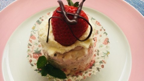 Schwedische Eistörtchen mit Erdbeeren