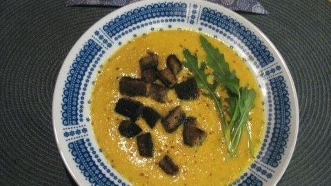 Karotten-Creme-Suppe mit Orange und Ingwer