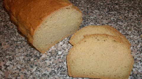 Eiweißbrot mit Kichererbsenmehl