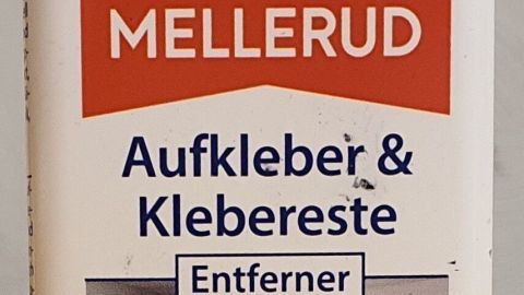 Klebrigen Kunststoff ganz einfach entfernen