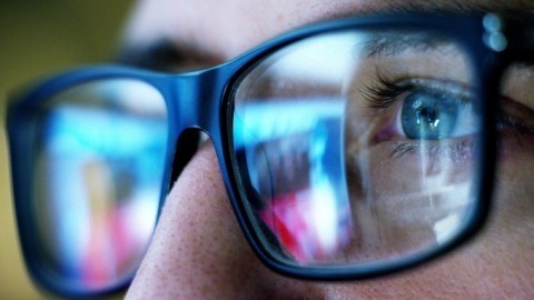Augen am PC schonen mit Blaulichtfilter-Brille