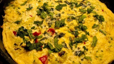 Gemüse-Omelett mit Zucchini und Paprika