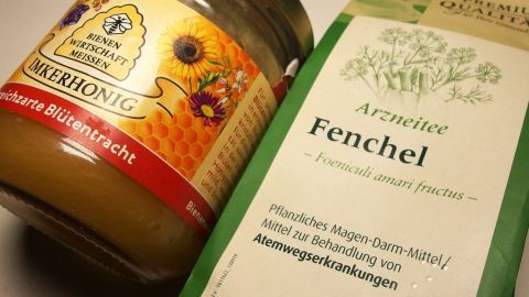 Honig und Fencheltee gegen Husten