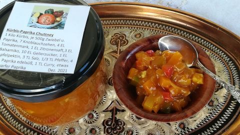 Kürbis-Paprika-Chutney auf Vorrat selber machen