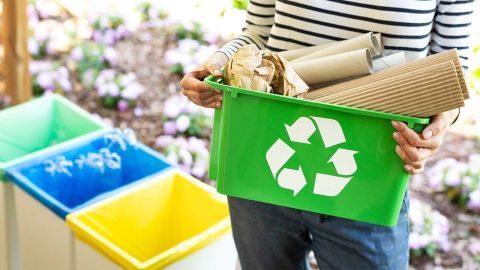 Eine richtige Mülltrennung schont die Umwelt: Abfälle können zu neuen Rohstoffe recycelt werden und es werden Energie sowie primäre Rohstoffe gespart.