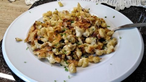 Reste von Spätzle verwerten - Käsespätzle mit Bacon