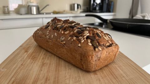 Knuspriges Roggenvollkorn-Sauerteigbrot wie vom Bäcker