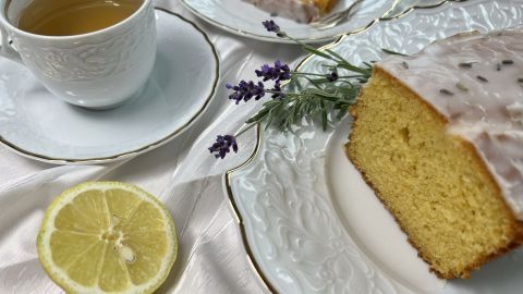 Zitronen-Lavendel-Kuchen mit Joghurt