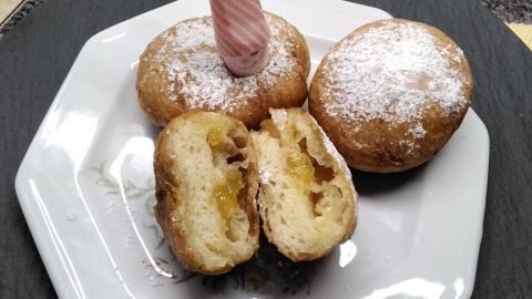 Krapfen gefüllt nach Omis Rezept