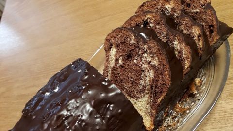 Marmorkuchen mit Schokoglasur