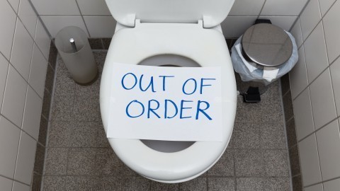 Toilette verstopft: was tun ohne Pümpel?
