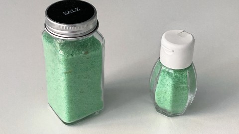 Farbiges Salz macht das Würzen leichter