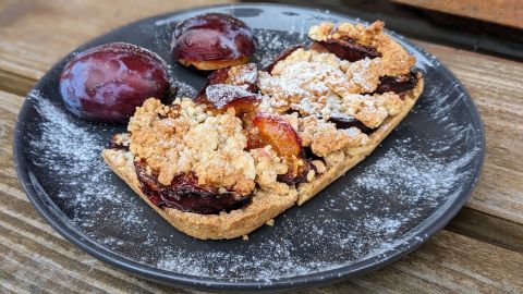 Pflaumenkuchen mit Streuselboden