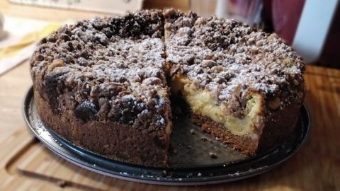 Schwarz-Weiß-Quarkkuchen mit Streusel