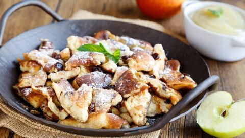 Österreichischer Kaiserschmarrn - besonders leicht und fluffig