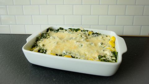 Gnocchiauflauf trifft auf Spinat und Käse: Ein cremiger Genuss für alle, die herzhafte Ofengerichte lieben. Probiere es aus!
