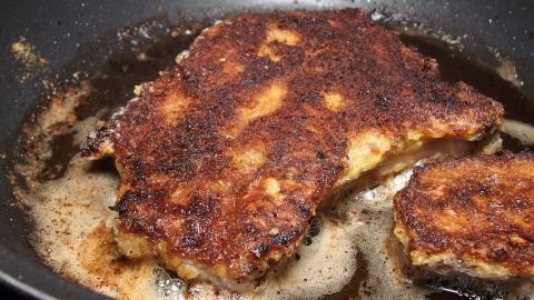 Schweineschnitzel scharf paniert (für 2 Personen)