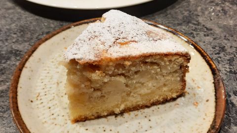 Wunderbares Ergebnis einer torta di mele. Ein sehr einfaches Rezept, das prima für Anfänger geeignet ist.