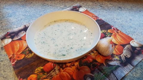 Würzige Knoblauchsuppe: So gelingt dir die einfache, cremige Suppe mit frischem Knoblauch und Kräutern für kalte Tage. Würzige Knoblauchsuppe: So gelingt dir die einfache, cremige Suppe mit frischem Knoblauch und Kräutern für kalte Tage.
