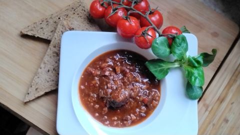 Gulasch gibt es in so vielen Variationen und doch schmeckt jedes auf seine besondere Art. Hier ist ein Rezept für das Wiener Gulasch, nachdem ich es in Österreich gegessen habe. Gulasch gibt es in so vielen Variationen und doch schmeckt jedes auf seine besondere Art. Hier ist ein Rezept für das Wiener Gulasch, nachdem ich es in Österreich gegessen habe.