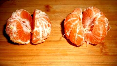 Die wei&szlig;e Haut von Mandarinen zu entfernen ist l&auml;stig, doch mit diesem Trick klappt es super einfach und ohne langes Pulen.