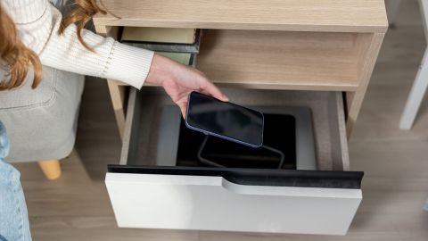 Bildschirmzeit reduzieren z&auml;hlt f&uuml;r viele Menschen zu den Neujahrsvors&auml;tzen und kann echte Vorteile mit sich bringen.