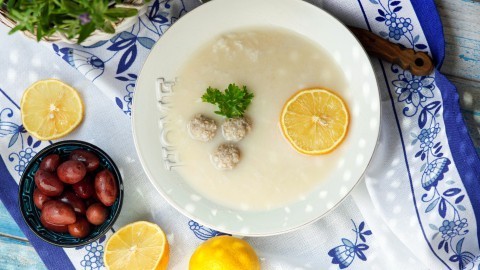 Jouvarlakia - griechische Hackbällchen in einer leckeren Suppe