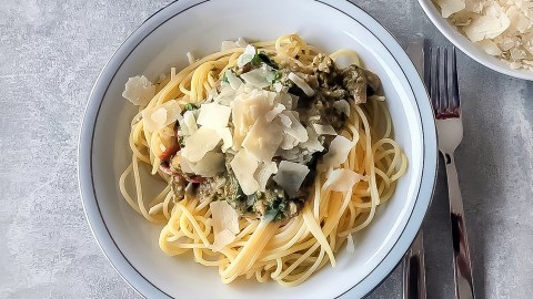 Spaghettisalat mit Parmesan