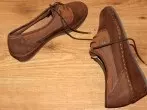 Stoff- und Wildlederschuhe mit Polsterschaum reinigen