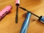 Eingetrockneten wasserfesten Mascara "auftauen"
