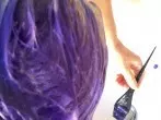 Orangeschimmernde Blondierung mit Tinte aufhellen