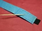 Klettverschlüsse mit einem Zahnstocher reinigen