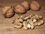 Frikadellen mit Walnüssen verfeinern