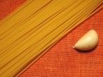 <strong>Spaghetti</strong>-Salat mit <strong>Knoblauch</strong>