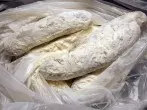 Bratwurst bemehlen