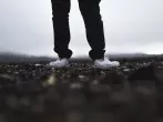 Weiße Stoffturnschuhe putzen