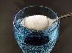 Zuckerwasser gegen Husten in der Nacht