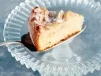 Saftiger Apfelkuchen mit Mandeln