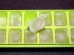 Tee-Eiswürfel bei Halsschmerzen