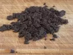 Weg ist der Zwiebelgeruch auf dem Holzschneidebrett