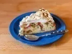 Rhabarberkuchen mit Baiser-Mandelhaube