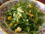 Avocado-<strong>Mozzarella</strong>-Salat: Eine exotische Kombination mit Mango