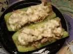 Überbackene Zucchini mit Hack gefüllt