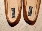 Schuhe scheuern an der Ferse - Abhilfe mit Schwamm