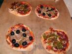 <strong>Br&ouml;tchenteig</strong> aus der Dose f&uuml;r schnelle Minipizzen