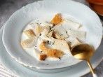 Weckensuppe mit Milch - eine Suppe aus alten <strong>Br&ouml;tchen</strong>